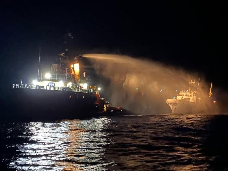 Φωτογραφία από την επίθεση σε πλοίο ανθρωπιστικής αποστολής αλληλεγγύης στον Παλαιστινιακό Λαό